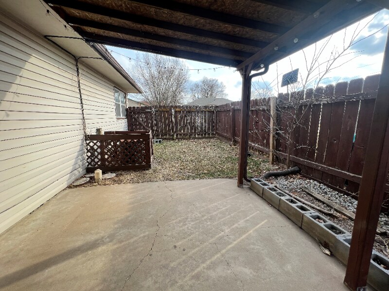 Building Photo - 1603 Timberline Dr