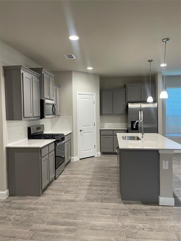 Building Photo - 15537 Putney Wy