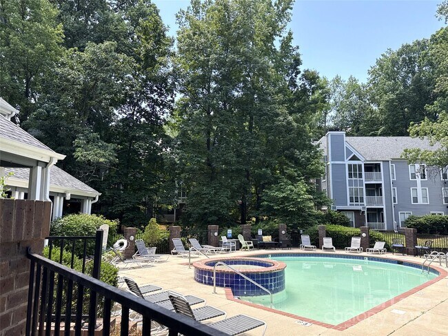 Building Photo - 2504 Cranbrook Ln