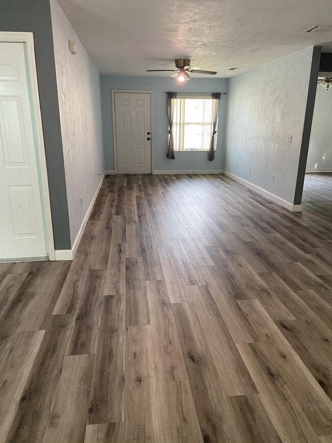 Building Photo - 504 Ora St