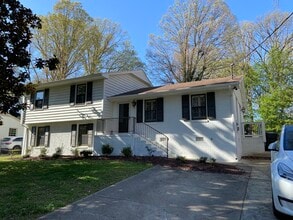 Building Photo - 312 Northfield Dr