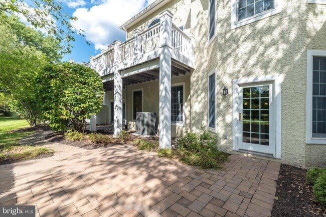 Building Photo - 5812 Hickory Hollow Ln