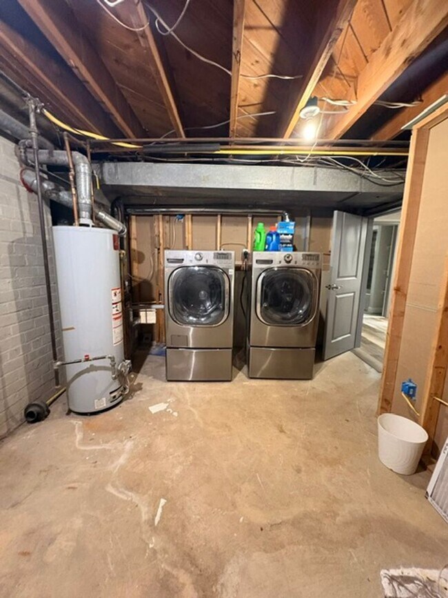 Building Photo - 9714 Admiralty Dr