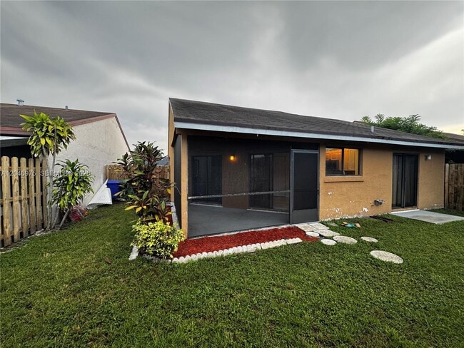 Building Photo - 951 SW 109th Ave