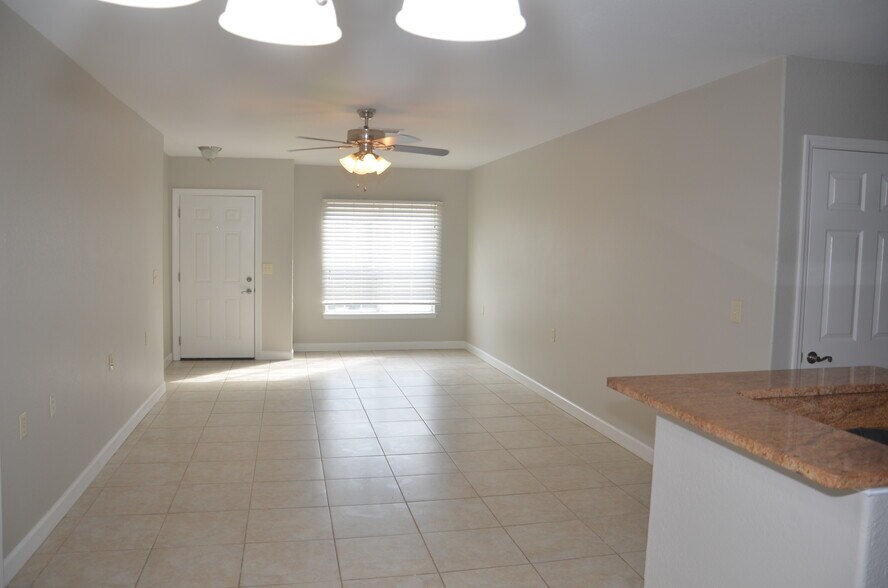 Living Room - 897 Fording Island Rd