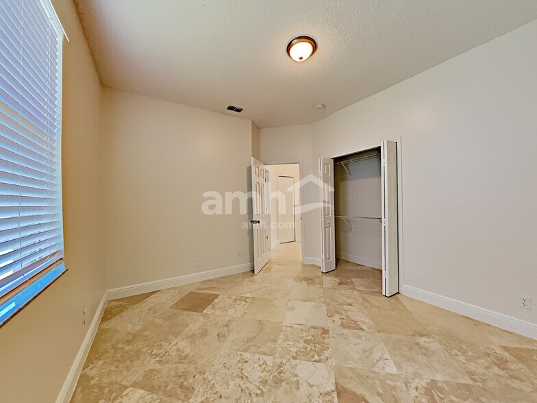 Building Photo - 13740 Hawkeye Dr