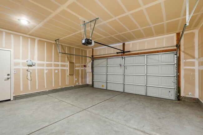 Building Photo - 5728 Placer Dr