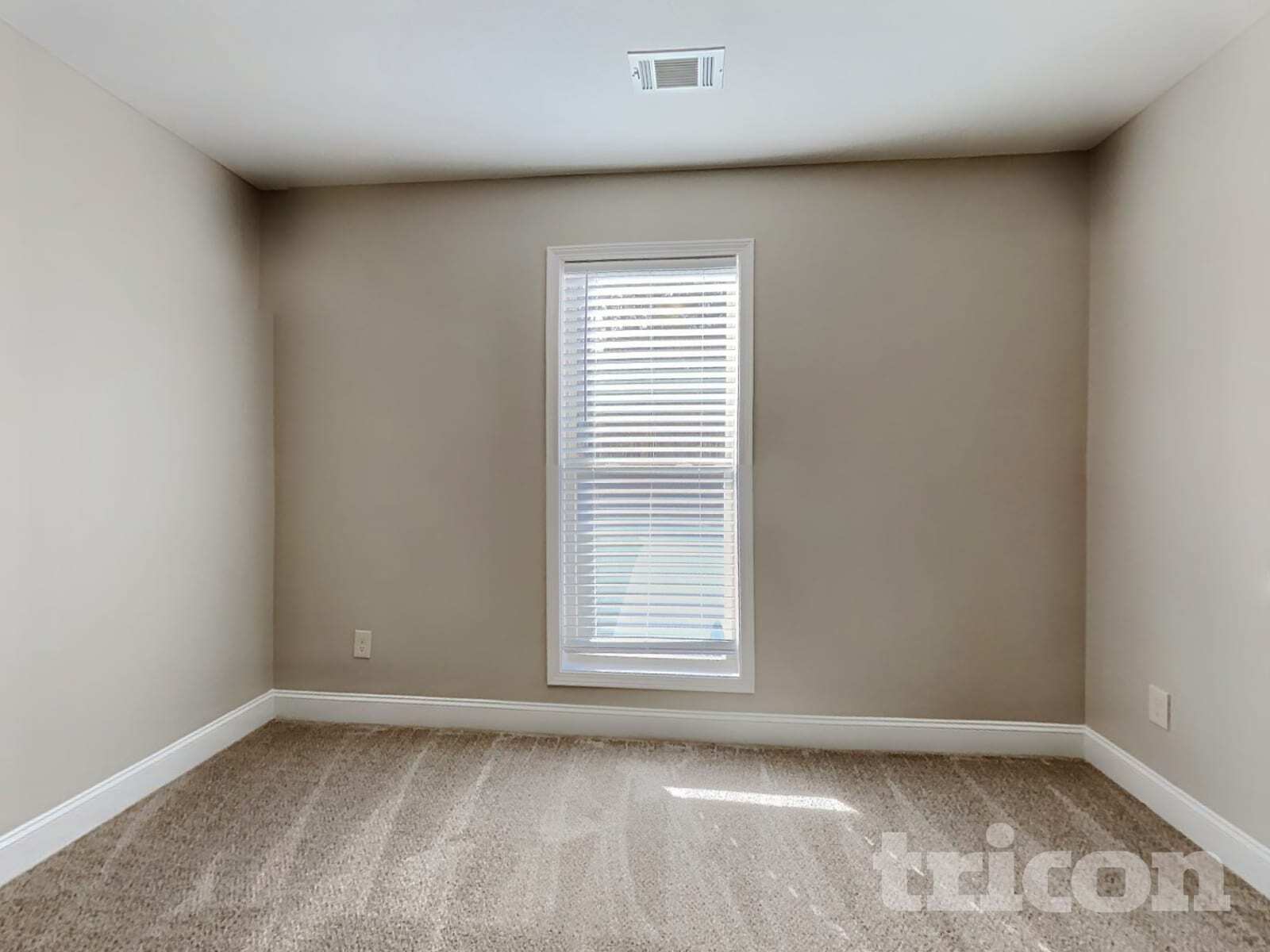 Building Photo - 1656 Deer Creek Ln