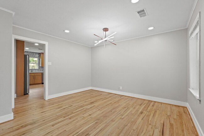 Building Photo - 5451 Redstart St