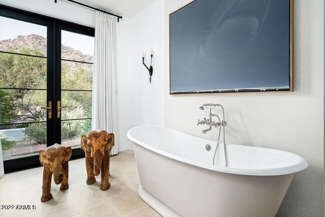 Building Photo - 6723 N Desert Fairways Dr