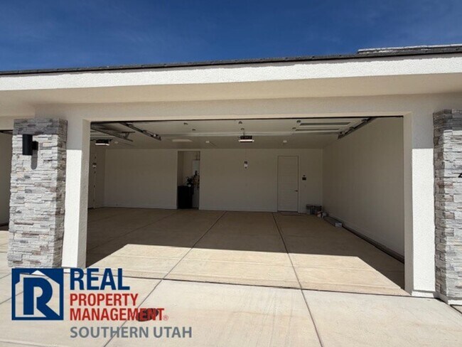 Building Photo - Brand New Home near Sand Hollow