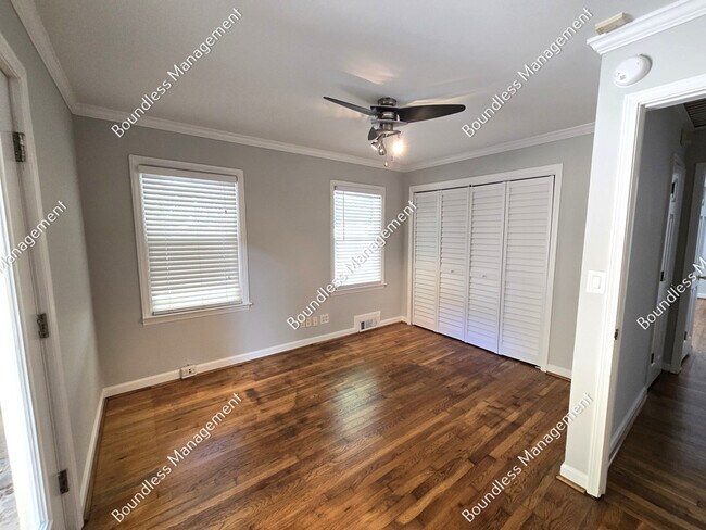 Building Photo - 1376 Normandy Dr NE