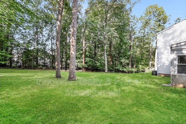 Building Photo - 1613 Kenmare Dr
