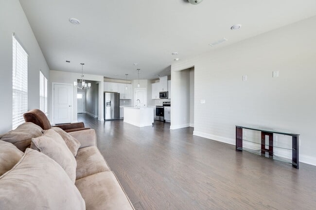 Building Photo - Awesome energy-efficient 4BE/2.5BA home in...