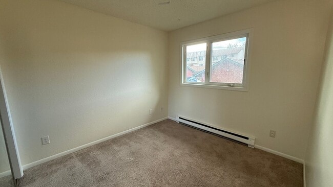Building Photo - Spunky 3 bedroom 2.5 bath condo near JBER ...