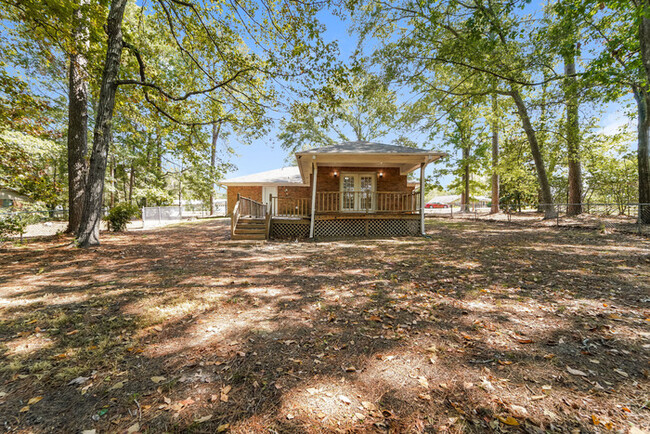 Building Photo - Beautiful Brandon Home