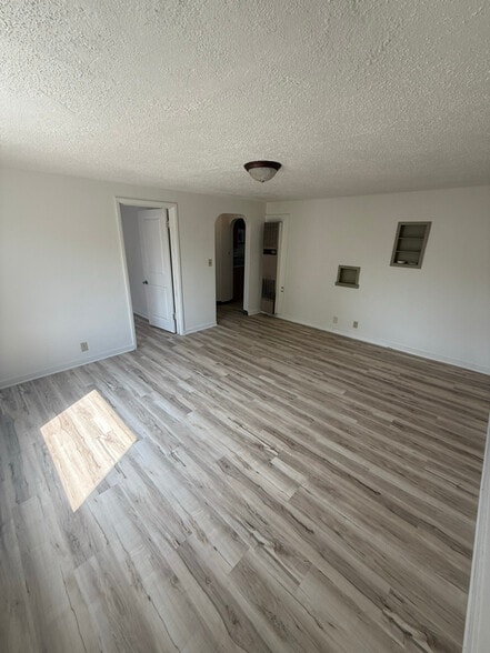 Building Photo - 1923 12th Ave N