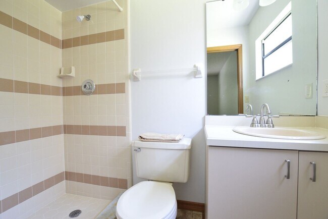 Building Photo - 3 br, 2 bath House - 236 Secret Way