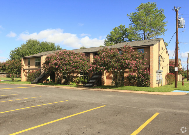 Building Photo - The Willows Apartments