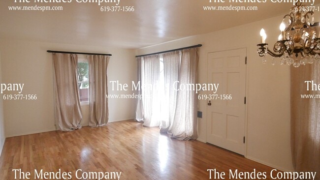 Building Photo - 933 Temple St