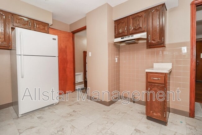 Building Photo - 6207 Gerald Ave