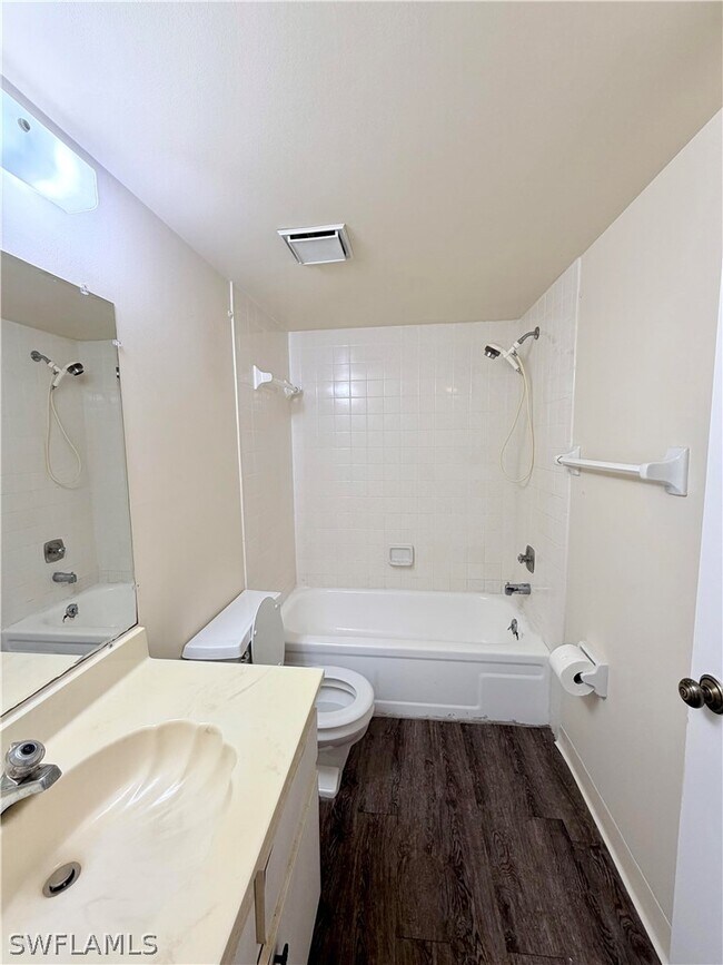 Building Photo - 5635 Rattlesnake Hammock Rd