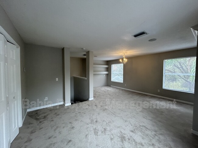 Building Photo - 15119 Heronglen Dr