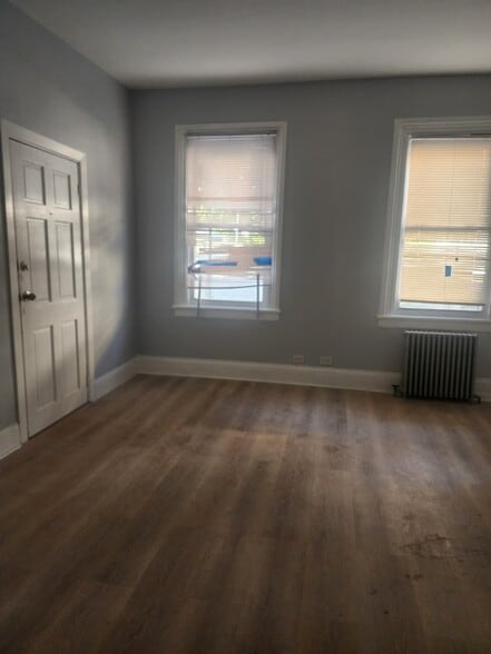 Building Photo - 45 Linden St