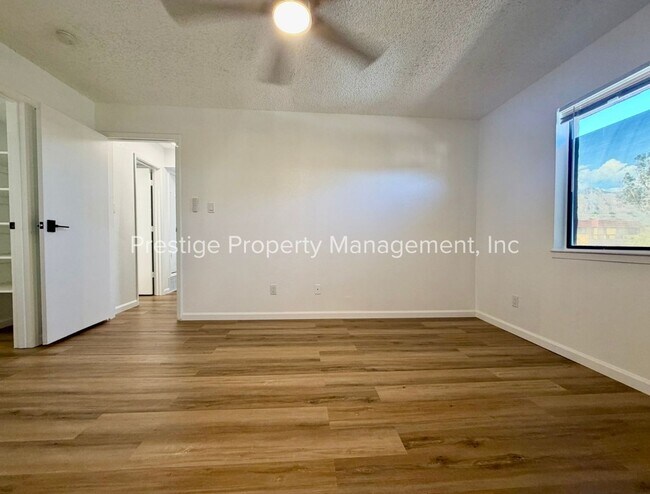 Building Photo - 6331 N Barcelona Ct