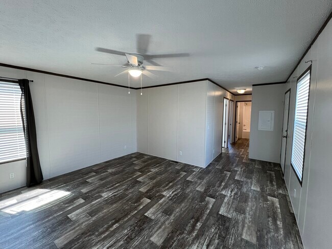 Building Photo - 38140 Ducharme Dr
