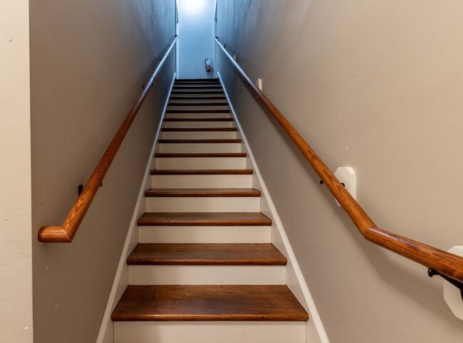 Building Photo - 204 N Columbus St