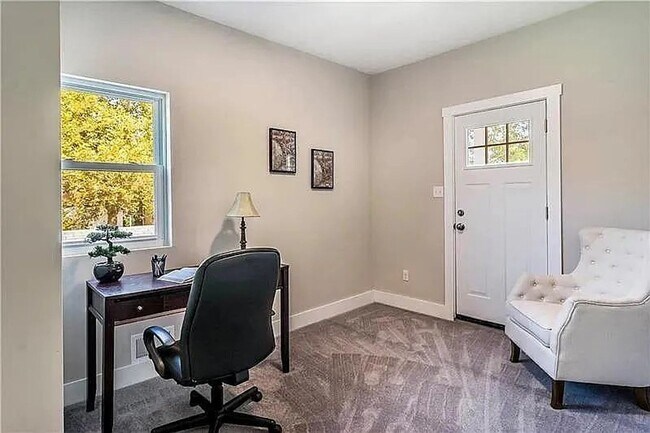 Building Photo - 4 Bed 3 Bath in Oakmont