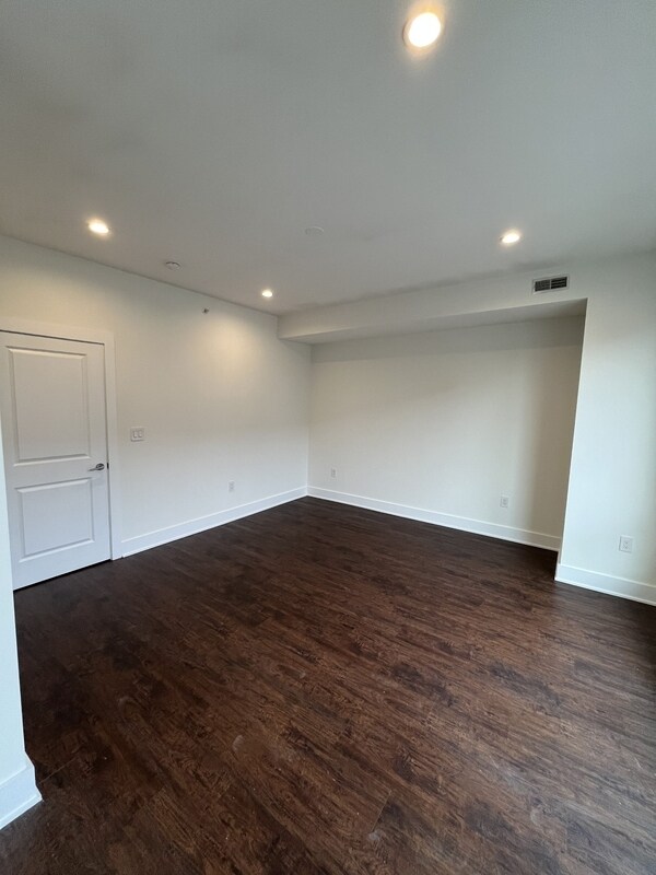 Building Photo - 1219 N 5th St