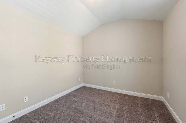 Building Photo - 1121 Jolly Ln