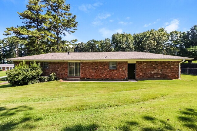 Building Photo - 5509 Joeclay Dr