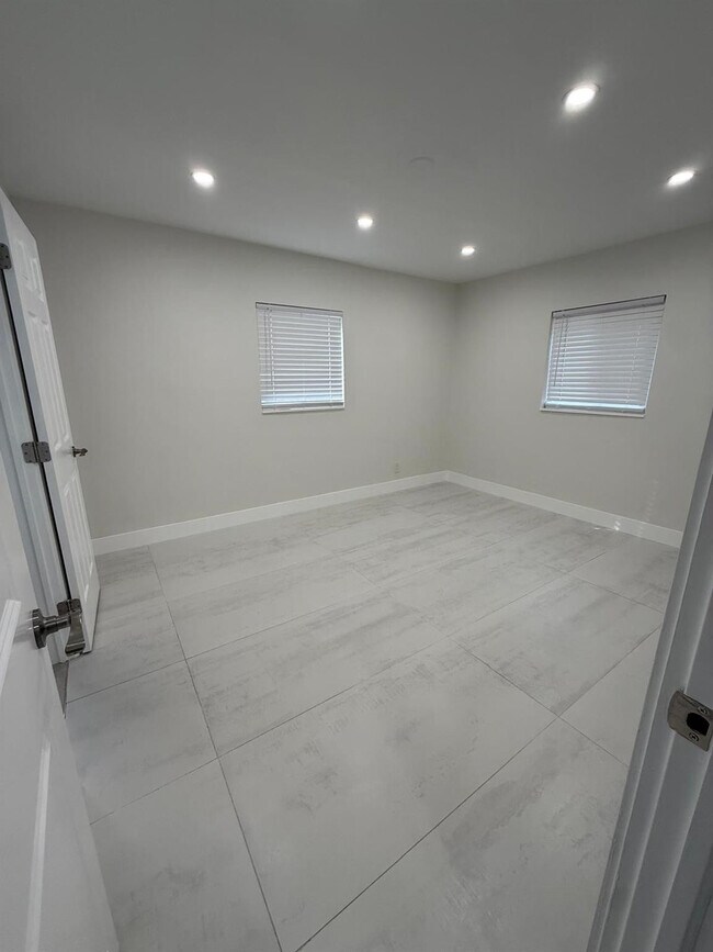 Building Photo - 6720 Park St