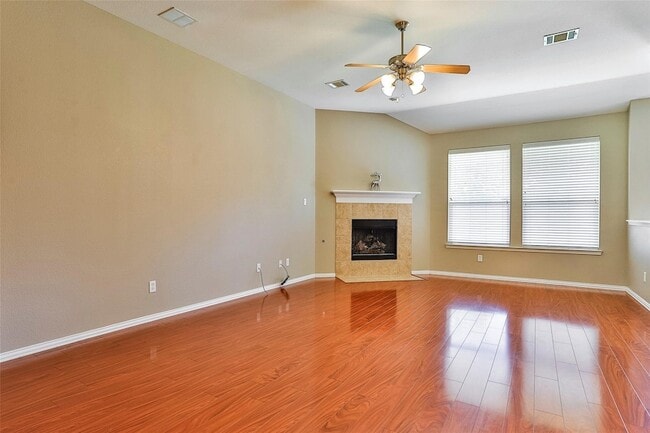 Building Photo - 15529 Landing Creek Ln