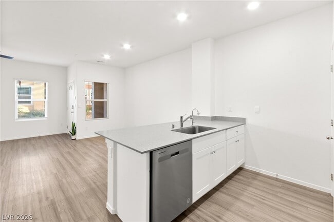 Building Photo - 491 Waterfall Cv Ct