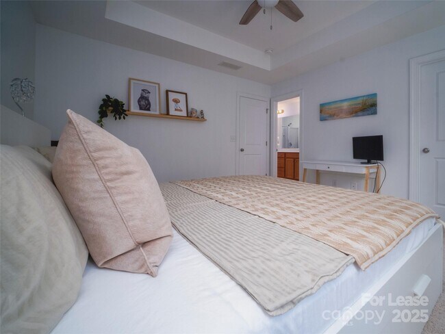 Building Photo - 9547 Glenburn Ln