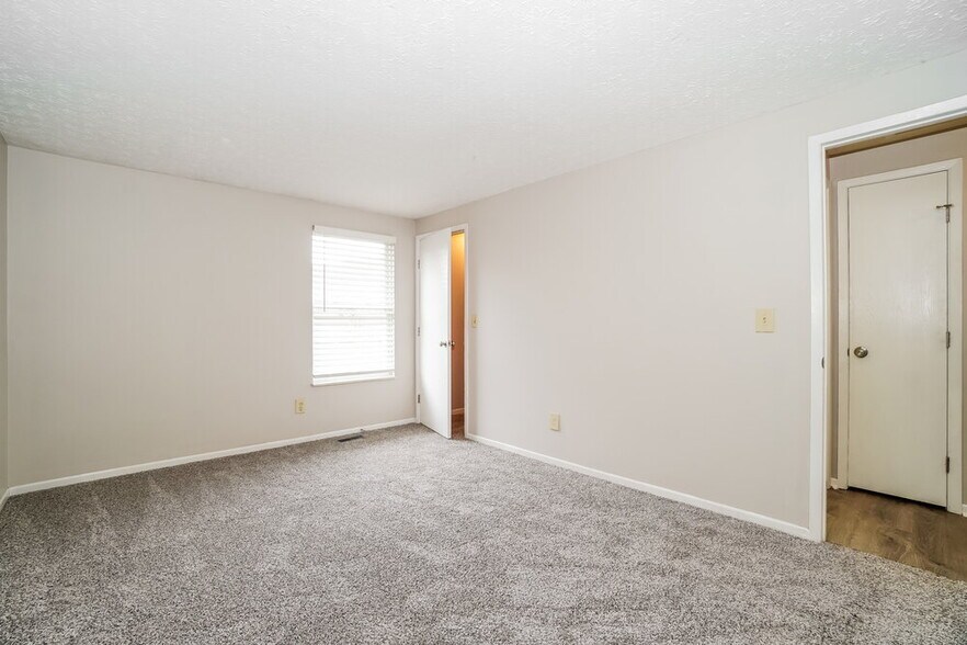 Building Photo - 4880 River Trail Ct