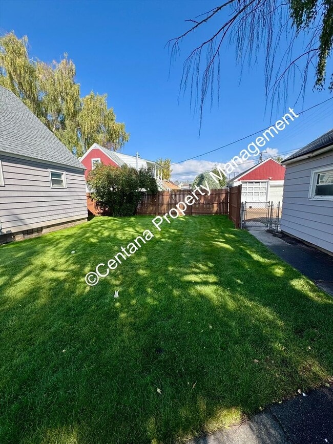 Building Photo - MOVING SPECIAL: $500 off First Full Months...