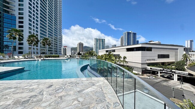 Building Photo - 2 BED/2 BATH FURNISHED UNIT AT HIGHLY DESI...