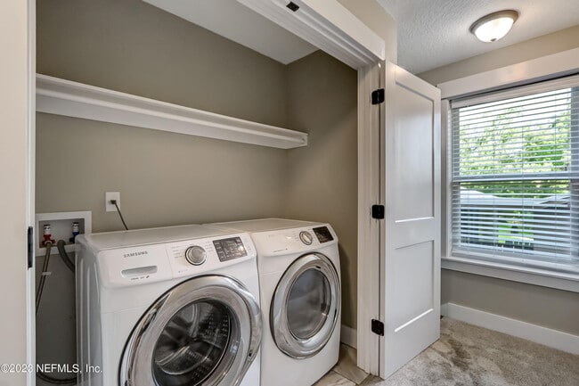 Building Photo - 1228 Willow Ct