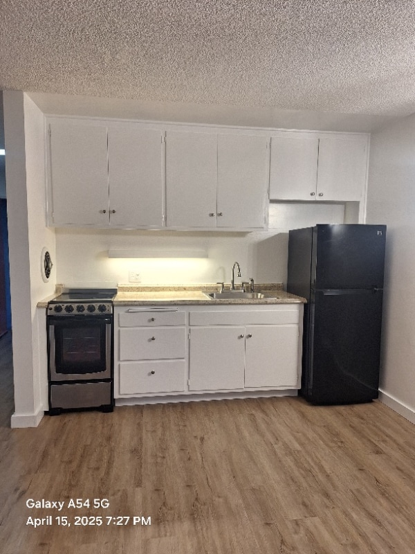 Building Photo - 609 De La Vina St