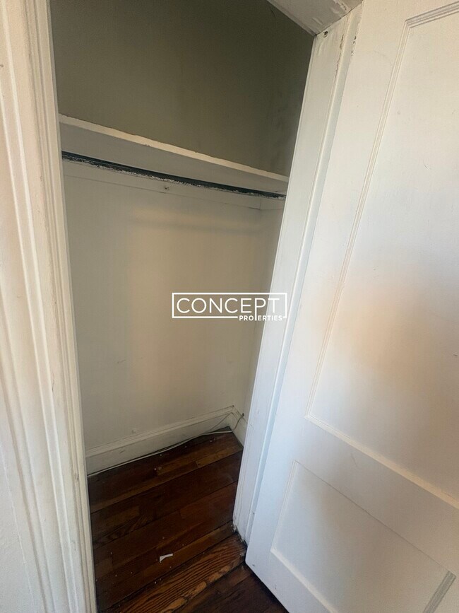 Building Photo - 7 James St