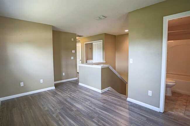 Building Photo - 104 Crete Ct