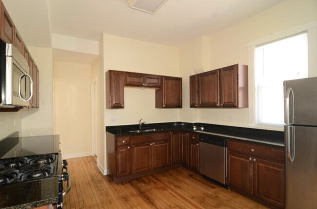 Building Photo - 2519 N Francisco Ave