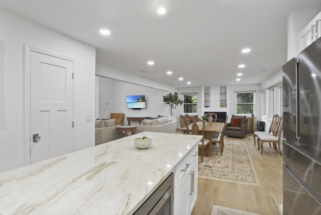 Building Photo - 1315 Normandy Dr NE