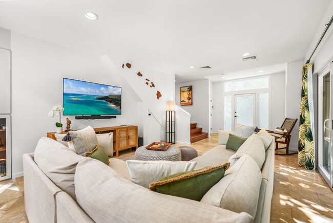 Building Photo - Nohie Lanikai: 4BR Beachside Retreat w/ Pr...