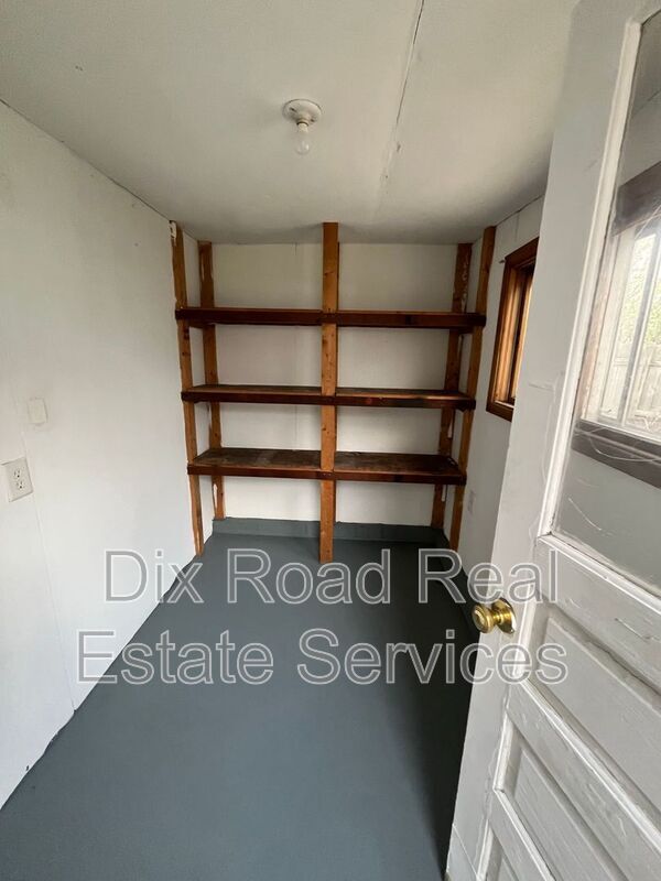 Building Photo - 52 Van Buren Dr